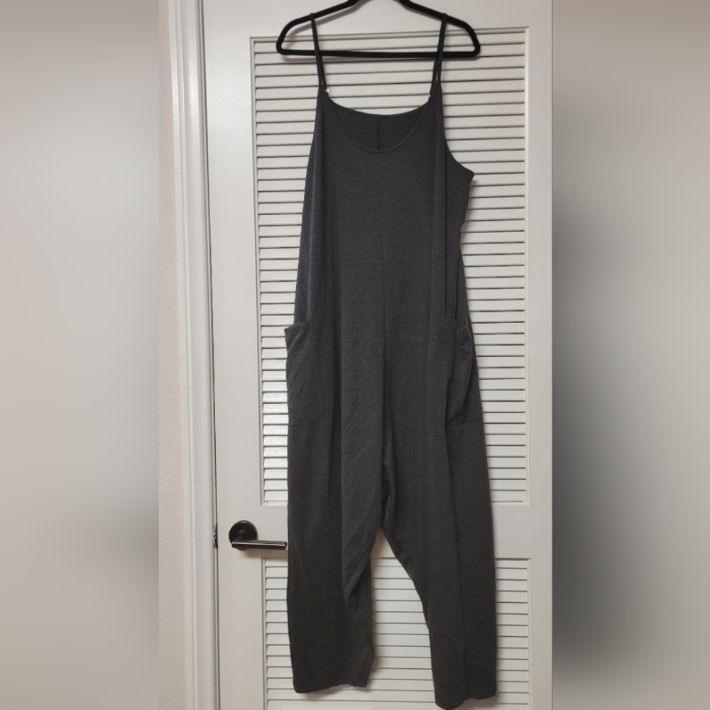 SHEIN - (Plus-Size) Grey Sleeveless Jumpsuit With Pockets & Adjustable Straps